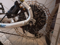 GT Avalanche custom built XL rama