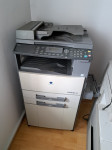Konica Minolta 163 - crno-bijeli fotokopirni uredaj/printer