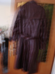 Prodajem kožni mantil smeđe boje