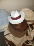 šešir isto kaobojski šeširi koža i maleni šeširi i klobuk itd