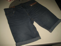 MUŠKE TRAPER BERMUDE VEL. L - NOVO