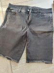 " BERSHKA " KRATKE HLAČE  VEL.46