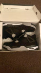 AIR JORDAN 4
