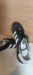 Crno-bijele tenisice Adidas Gazelle broj 43