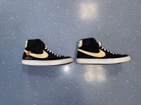 Prodajem Nike Blazer Mid 77 Pomegranate tenisice