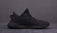 Yeezy crne