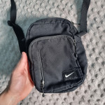 Nike tech torbica crna