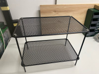 Crni mrežasti stalak