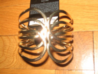 NARUKVICA BOJA ZLATA  - NOVA