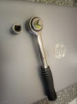 Ključ--gedora sa 14mm gedorom na sebi,vidi slike!