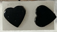 Crne naušnice srce