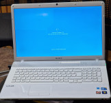 Laptop Sony Vaio, Ekran 17,3 incha, Proc. i3, SSD 128 GB