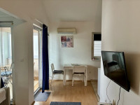 1,5-SOBNI APARTMAN (30 m2) S POGLEDOM NA MORE, NOVI VINODOLSKI