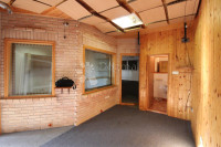 2 garaže uređene kao poslovni prostor