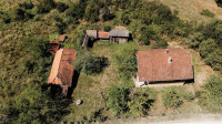 2 kuće sa 15 hektara i voćnjakom