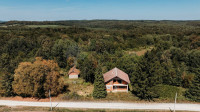 2 kuće sa 17000 m2 bez neposrednih susjeda