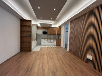 3-soban stan, Gajnice: 67 m2 + vrt i loggia 
(Potpuno adaptiran)