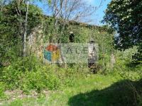 4 Kamene ruševine za adpataciju u napuštenom selu  u Središnjoj Istri