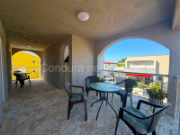 APARTMAN 500 M OD PLAŽE - TERASA I KROVNA TERASA