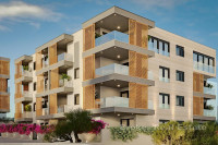 Apartman unutar novogradnje s vrtom
