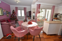 Apartman: Vodice, prodaje se namješten stan u prizemlju zgrade