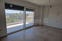 Novi apartman vrlo blizu plaže, Primošten