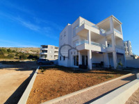 Prodaja-Apartman s vrtom u Grebaštici, novogradnja