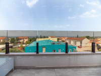 Apartmanska kuća s bazenom!Blizina mora i plaže!  Peroj.