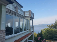 Apartmanska kuća s pogledom na more
