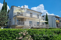 Apartmanska kuća s pogledom na more