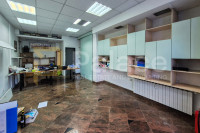 Atraktivan poslovni prostor s uličnim ulazom za najam - Gajnice