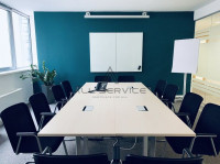 Atraktivni poslovni ured u poslovnom centru u Radničkoj!