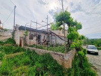 Autohtona kamena kuća smještena u pitoresknom zaleđu Primoštena