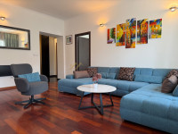 BAČVICE, TROSOBAN S PARKINGOM, DOSTUPAN IZVAN SEZONE