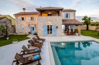 BALE -ekskluzivna novoizgrađena kamena  villa sa bazenom