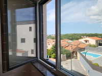 Banjole! Trosoban stan u novogradnji!  5 minuta do mora i Marine.