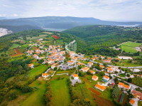 Barban, građevinsko zemljište s idejnim projektom