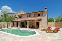 Barban - lijepa kamena eko villa sa bazenom i sunčalištem
