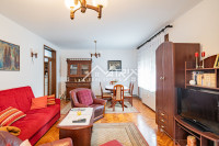 Batina, Obiteljska kuća s garažom i ljetnom kuhinjom