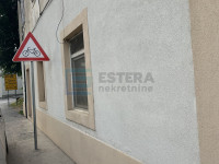 Benkovac, centar poslovni prostori prodaja, 64 m2 + 19 m2