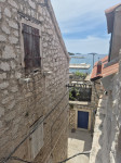 BEZ PROVIZIJE***OTOK PRVIĆ/Šepurine/Obnovljena kamena kuća 30 metara o