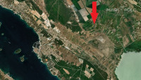 BIOGRAD - Poljoprivredno zemljište 3058 m2 (cca.170mx18m)