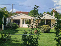 Blizina Ližnjana u malom istarskom mjestu, samostojeća kuća površine 1