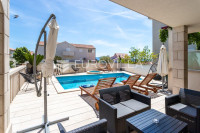 Brač, Bol, manji obiteljski hotel s restoranom, 1.000 m²