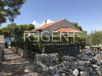 Brač, Milna  — Kuća 200 m², privatna plaža, 4 spavaće sobe, parking