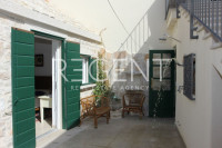 Brač, Mirca- Kamena vila s pogledom na more