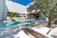 Brač, moderna, luksuzna vila s bazenom