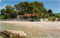 Brač,Mirca- luksuzna nekretnina za odmor-prvi red do mora.