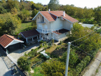 Brckovljani, Obiteljska kuća u mirnom okruženju - 267m2