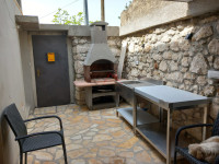 BRIBIR - Adaptirana kuća s okućnicom